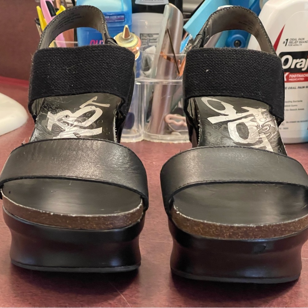 OTBT sandals